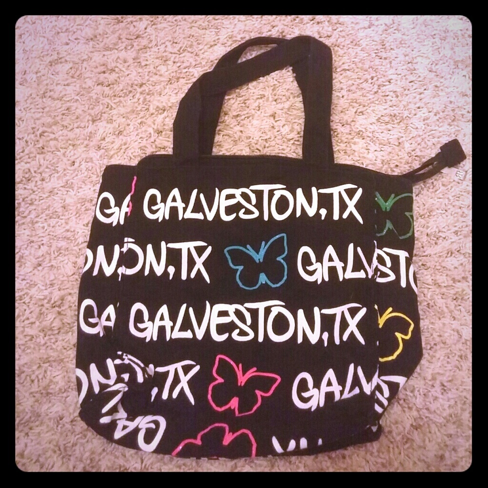 I'm selling a purse